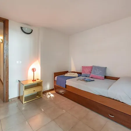 Quadri Lungomare 2 *